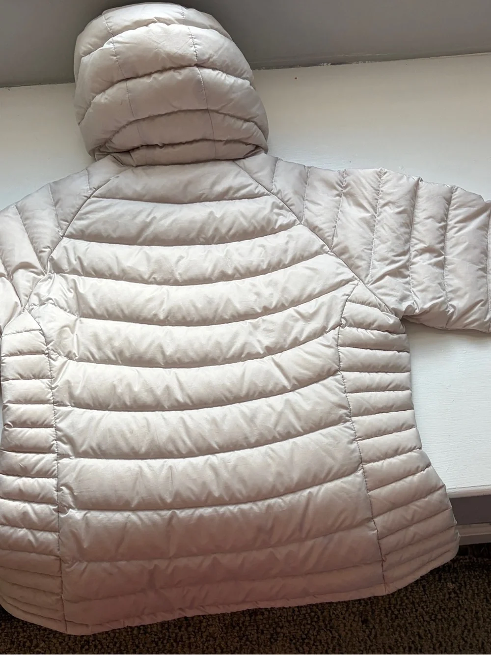 Eddie Bauer Women's White Packable Hooded Puffer Jacket - Picture 4 of 4